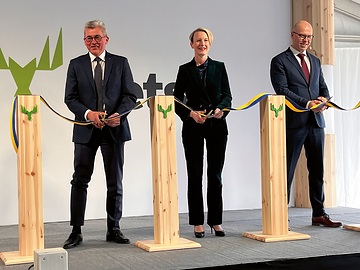 Metsä Board weiht Europas größte und modernste Maschine für Faltschachtelkarton ein 