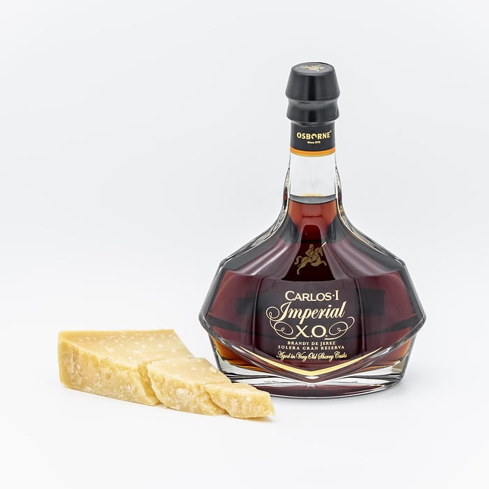 NEWS3360 Carlos I Imperial X.O. Käse Pairing Parmigiano Reggiano Flasche 1 Photograph Eric Anders / Copyright Osborne