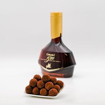 Carlos I 1520 Schokolade Pairing Chilli Promilli Trueffel Flasche 2 Photograph Eric Anders Copyright Osborne